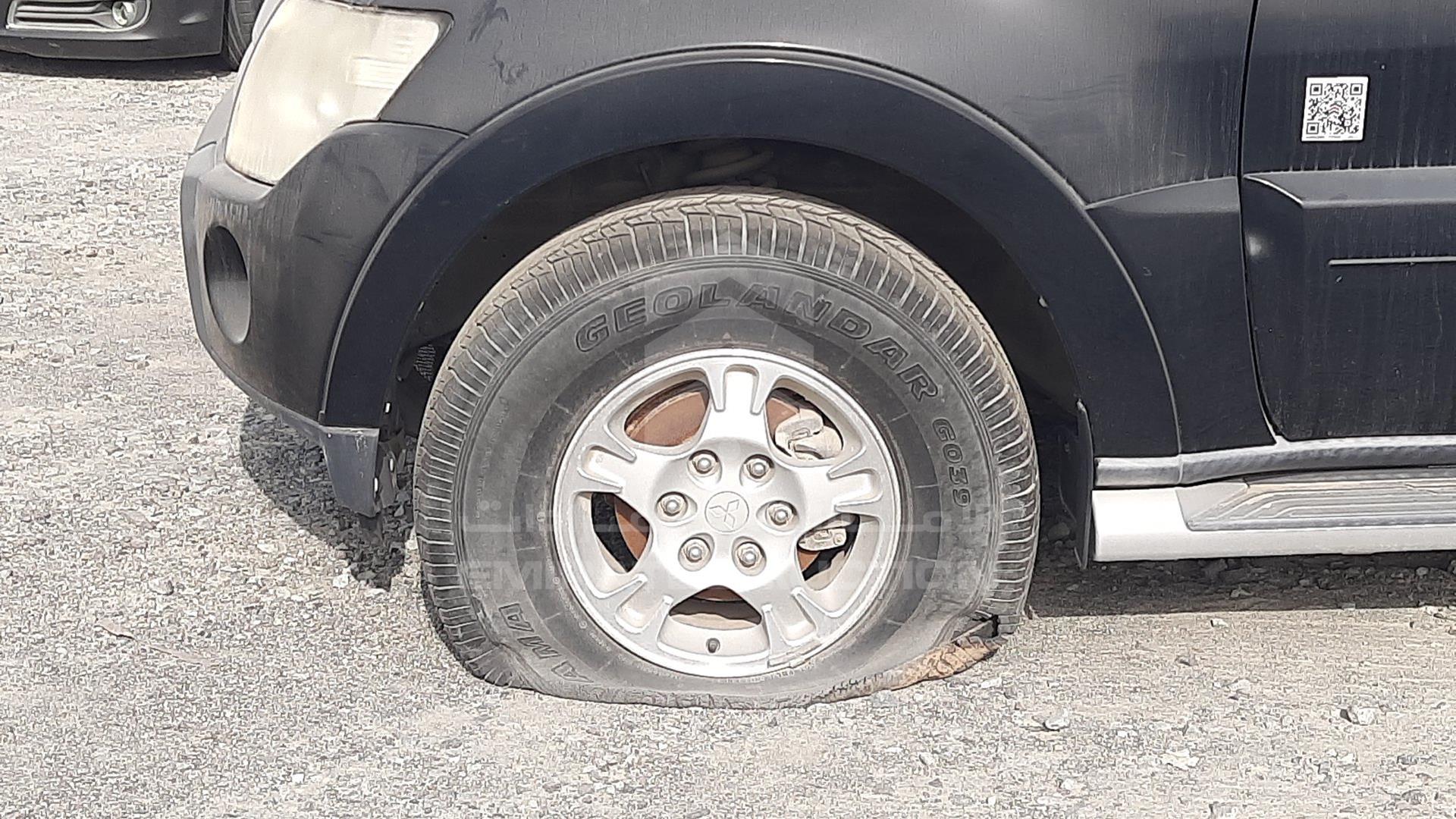 2007 MITSUBISHI PAJERO VIN: JMYLRV93W7J716274