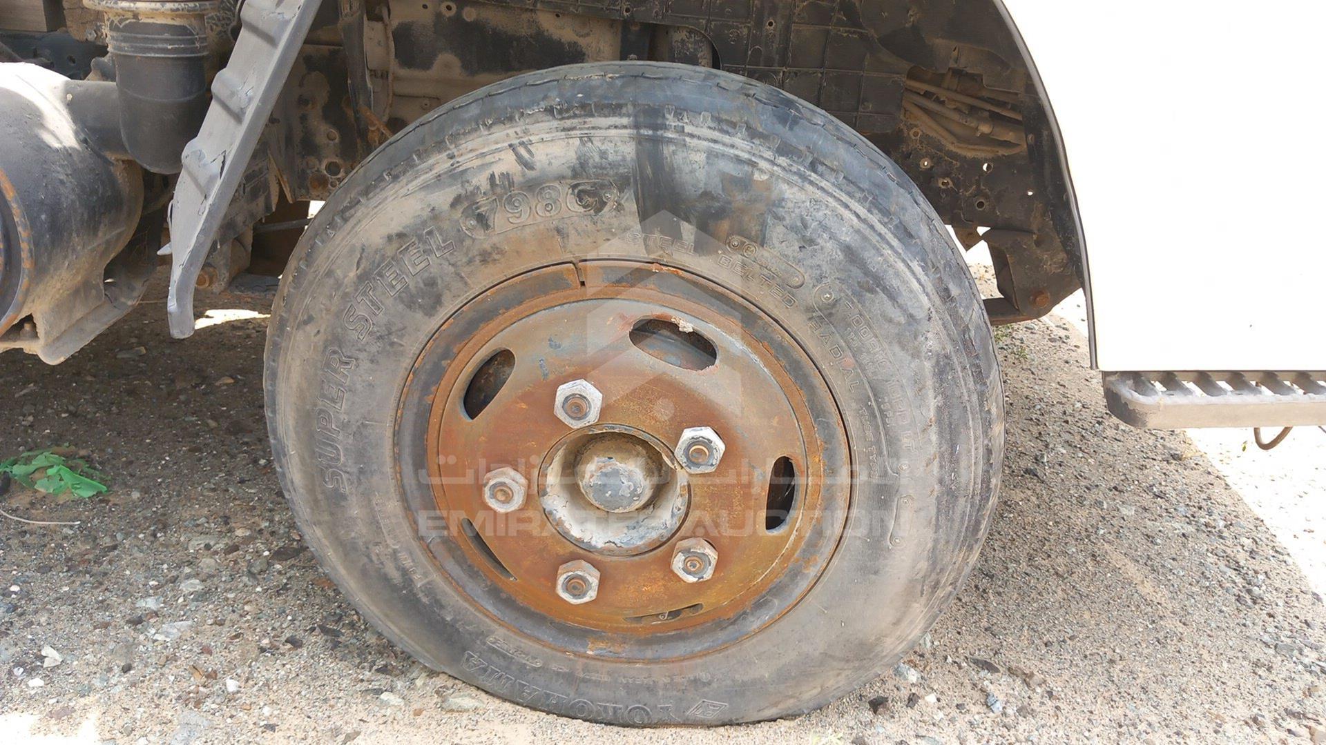 1999 ISUZU NPR VIN: JAAJP34B6X7P01521