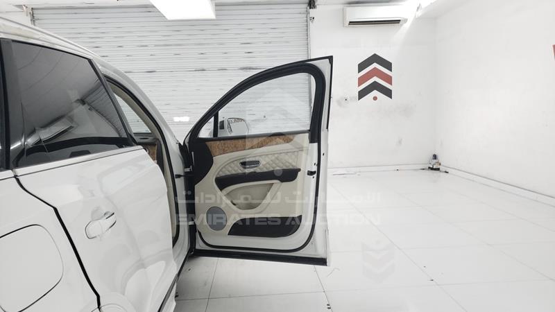 SJAAM2ZV0NC039794 Auction: EmiratesAuction Lot: 405218 SJAAM2ZV0NC039794 Bentley Bentayga 2022 WHITE Photo 23