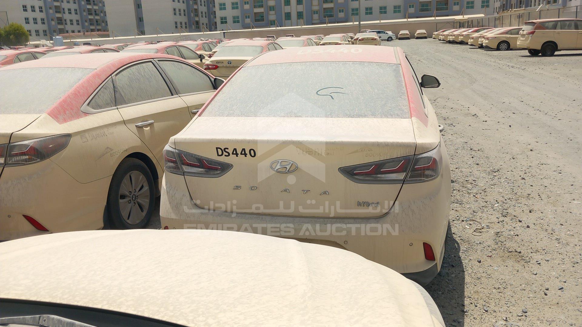 2018 HYUNDAI SONATA VIN: KMHE24136JA082047