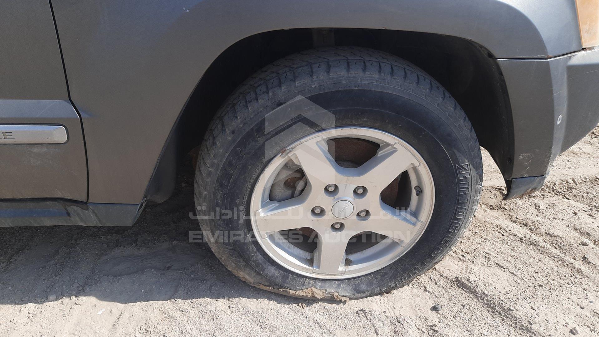 2007 JEEP GRAND CHEROKEE VIN: 1J8HC58N57Y572807