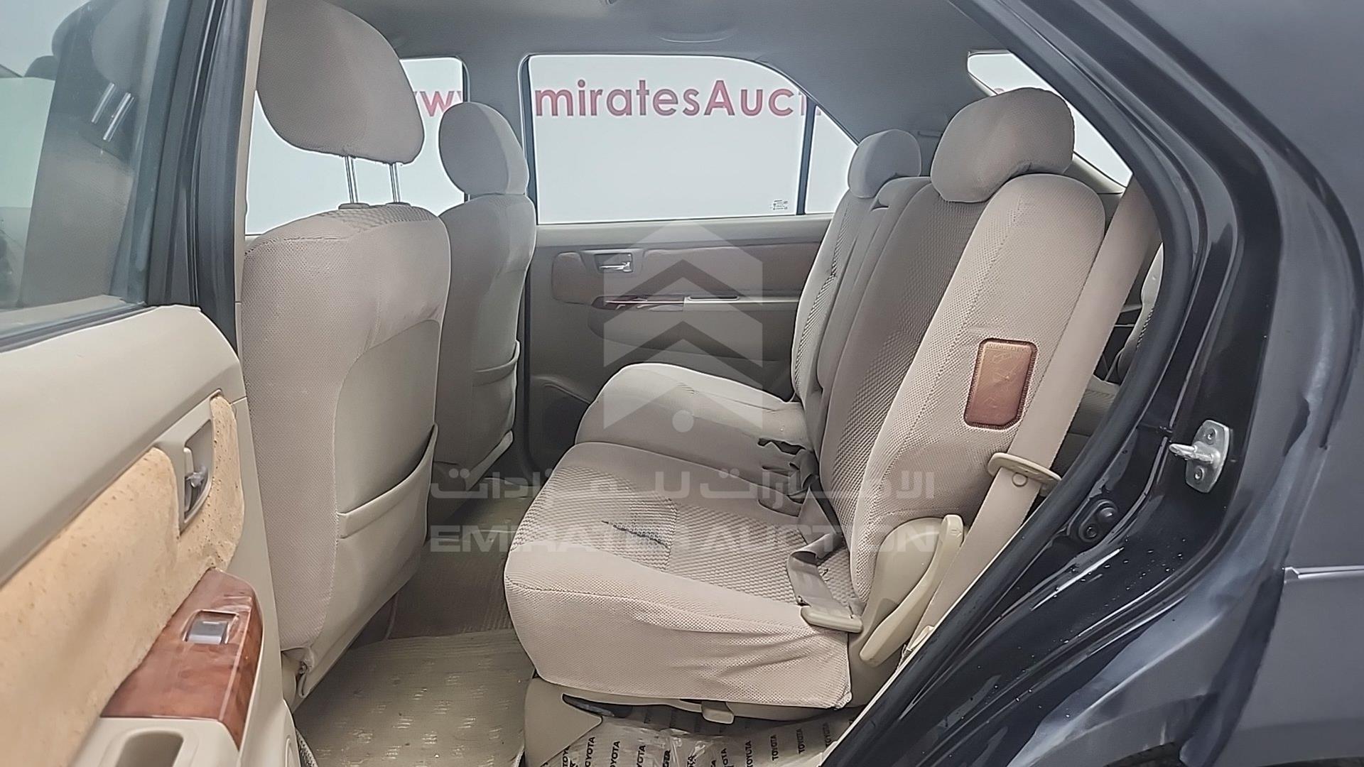 2011 TOYOTA FORTUNER VIN: MHFYX59GXB8018784
