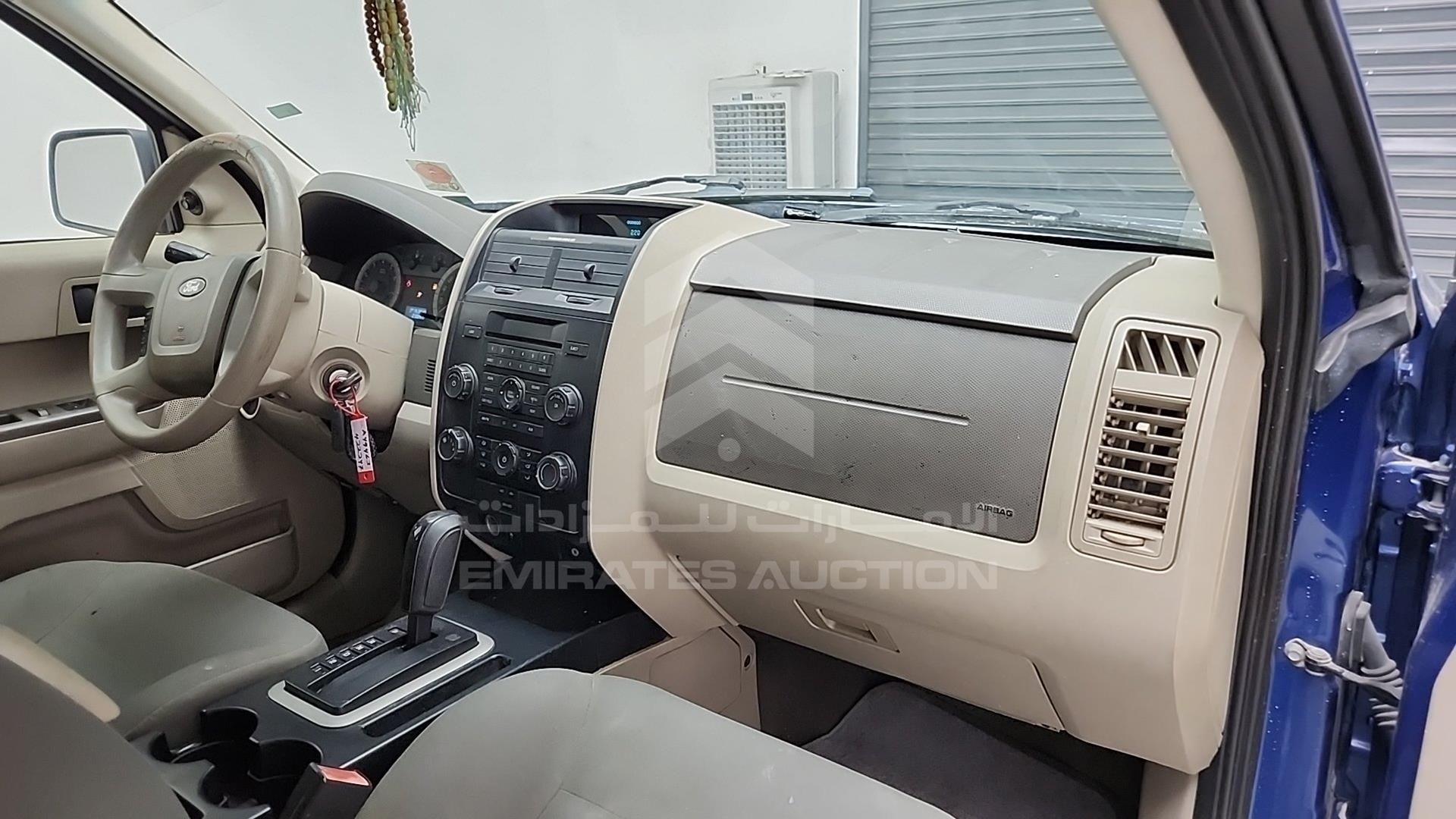 2008 FORD ESCAPE VIN: 1FMCU92198KA49463