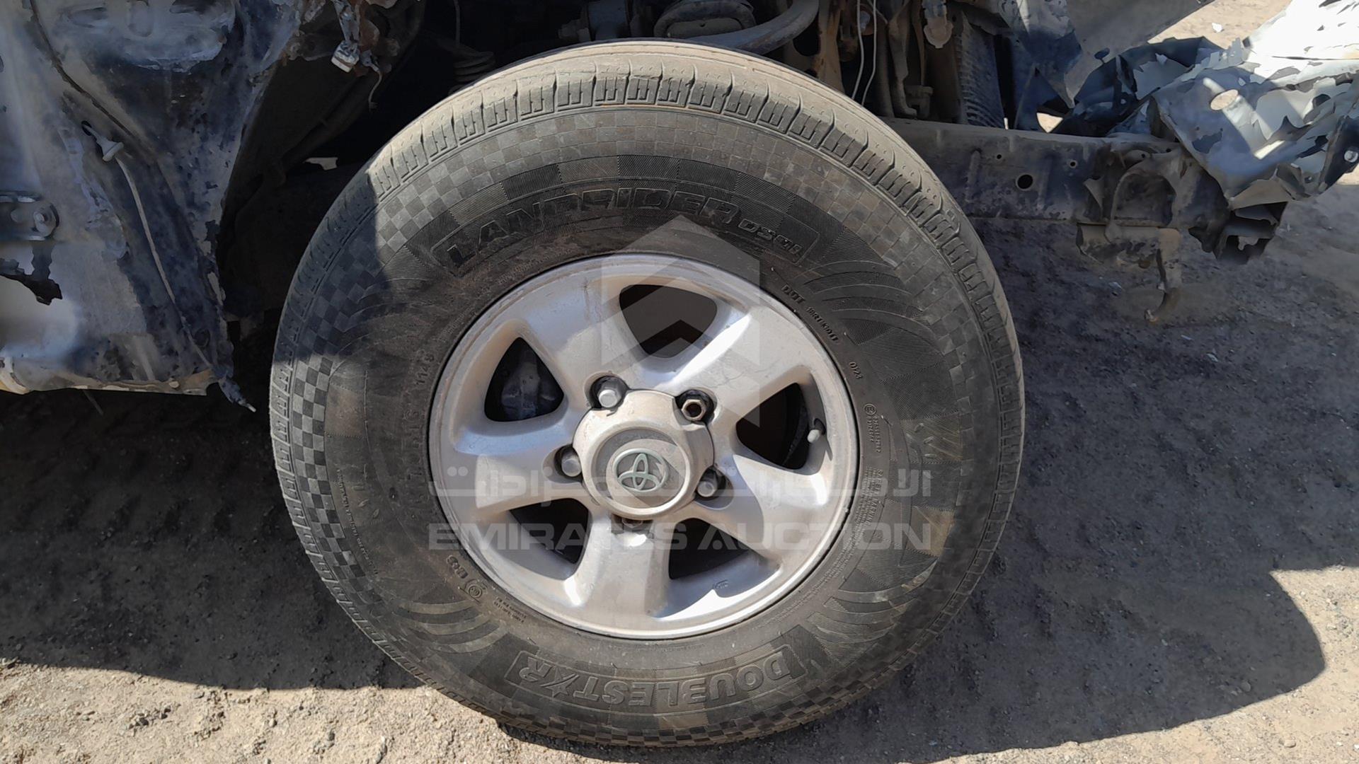 2001 TOYOTA LAND CRUISER VIN: JTEHT05J612002316