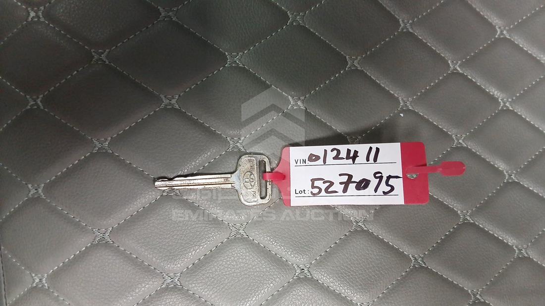 2002 Toyota Camry — Keys — Photo 6