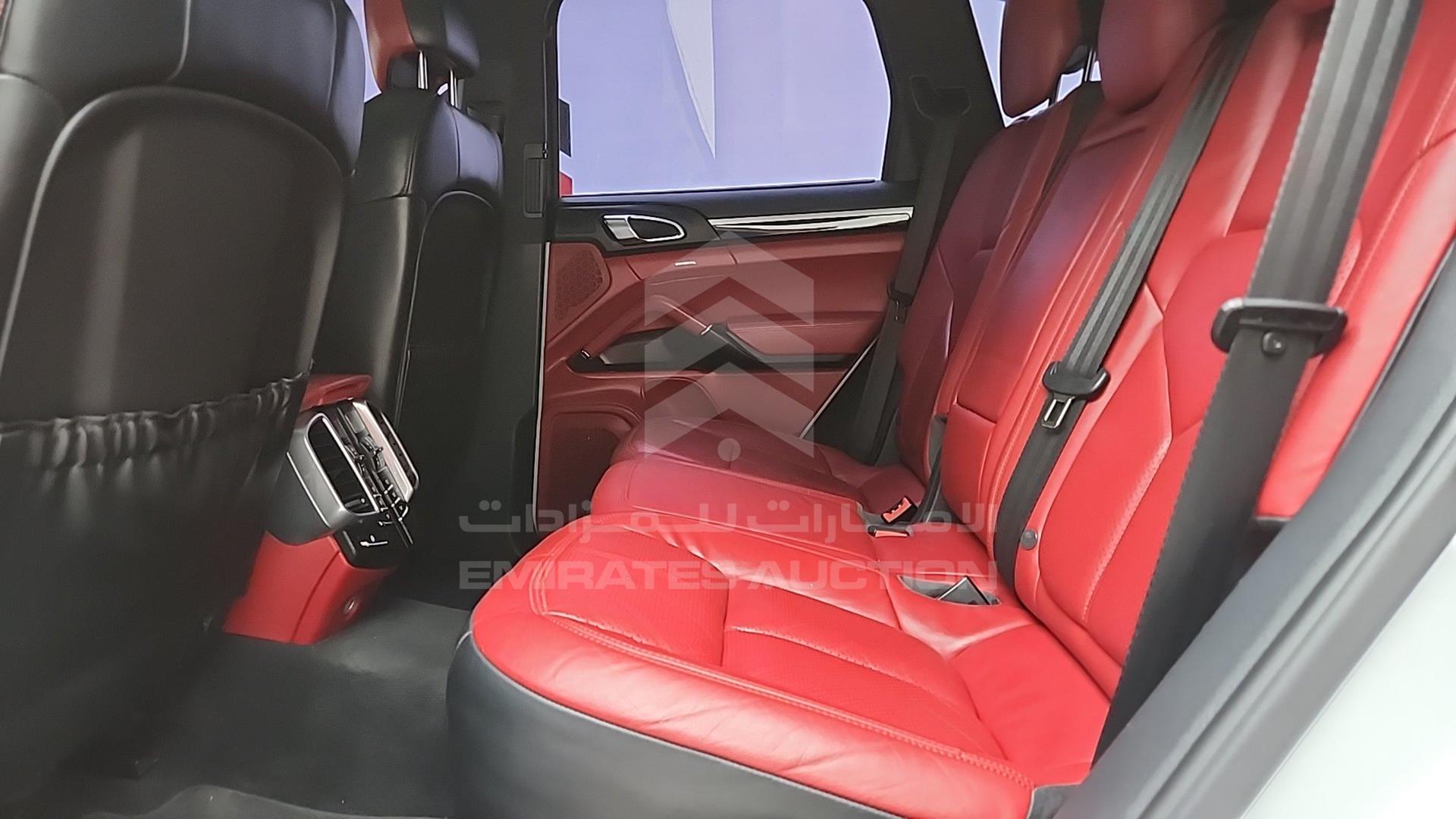 2016 PORSCHE CAYENNE VIN: WP1ZZZ92ZGLA03325