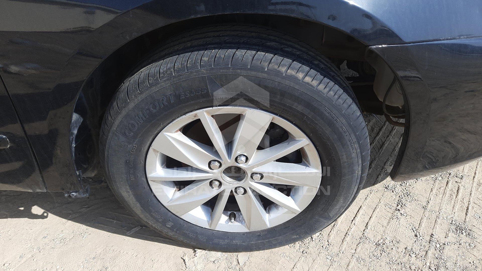 2006 HONDA ACCORD VIN: JHMCM56556C420702