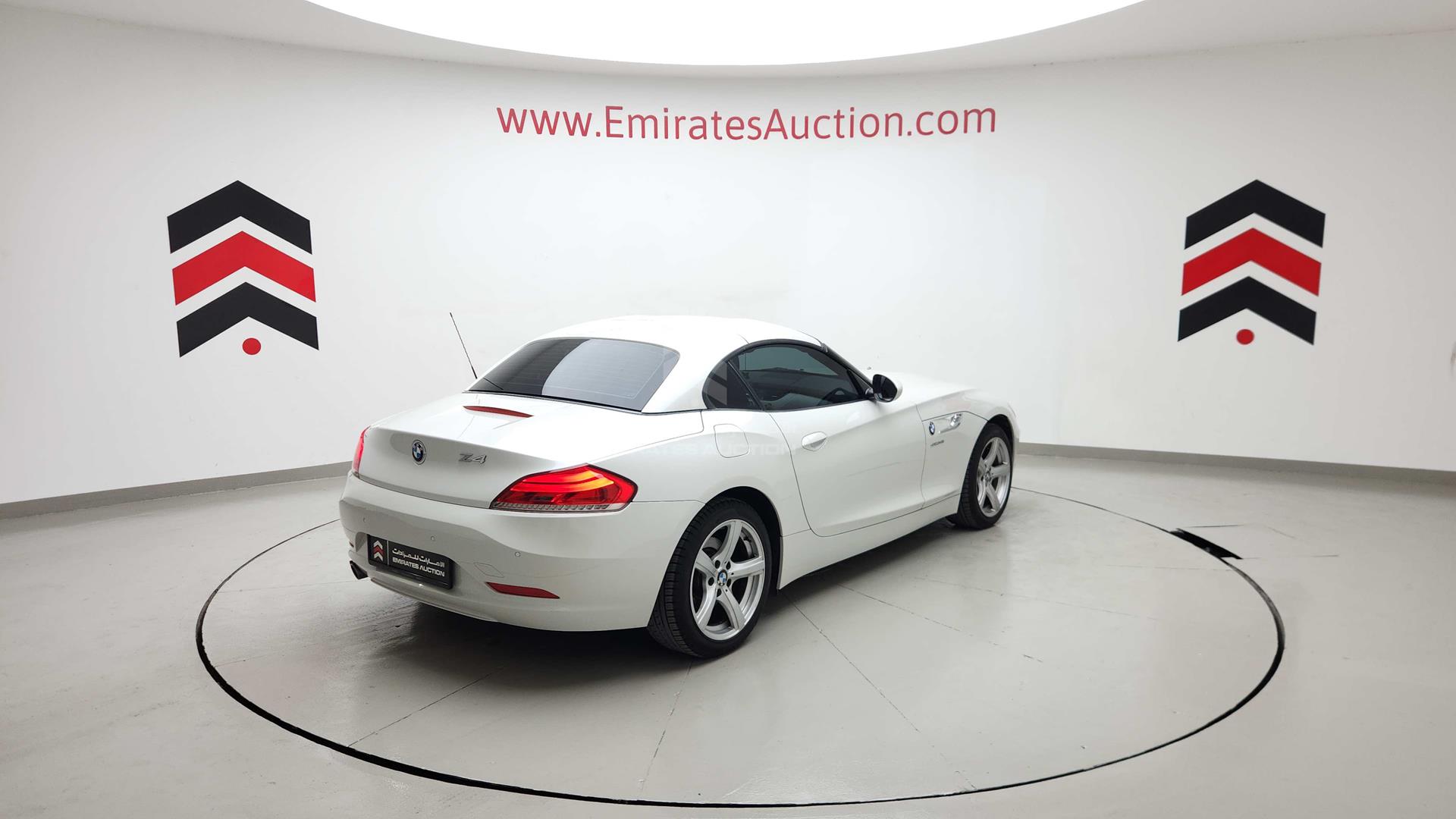 2015 BMW Z4 VIN: WBALL1107FJ664711
