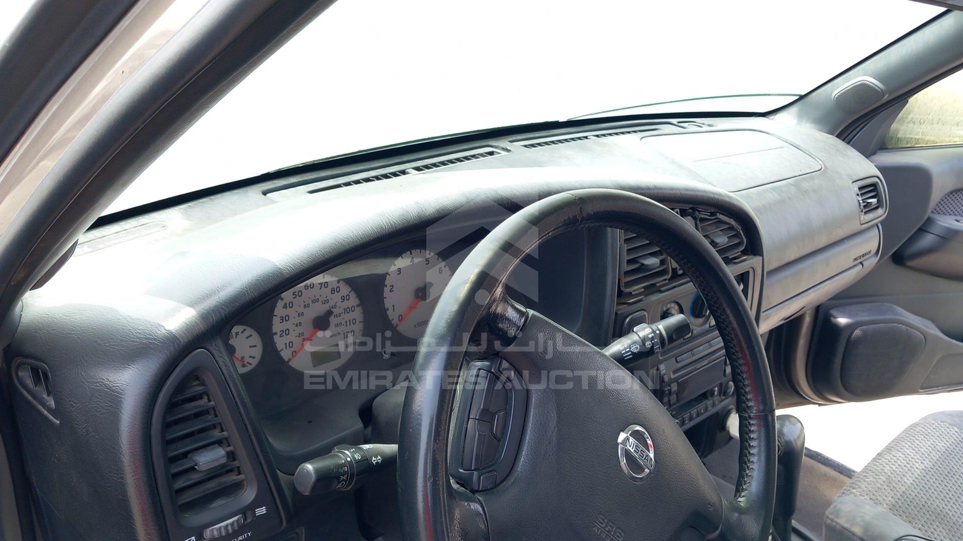 2002 NISSAN PATHFINDER VIN: JN8DR09Y52W705302