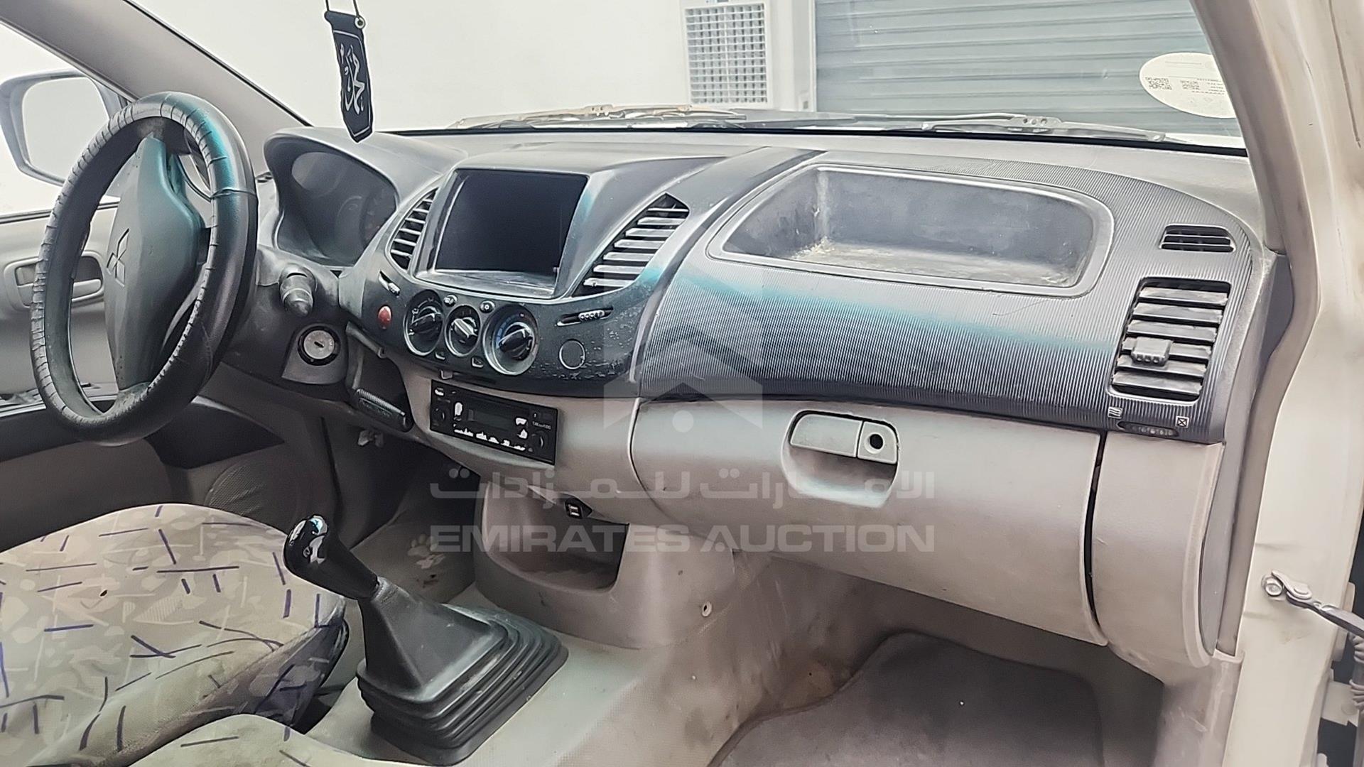 2011 MITSUBISHI L 200 VIN: MMBJNKA50BD020626