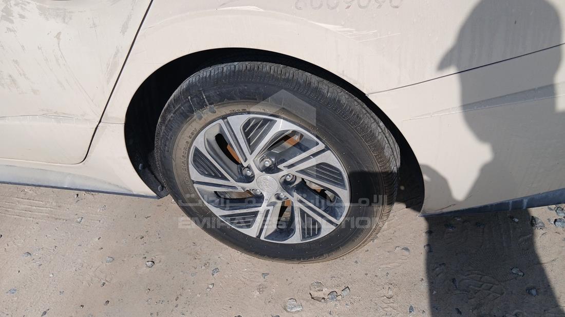 هيونداي سوناتا هجينة 2021 — الإطار الخلفي الأيسر — صورة 31