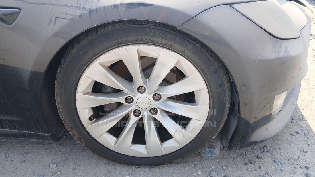 2018 Tesla Model S — Front Right Tyre — Photo 31
