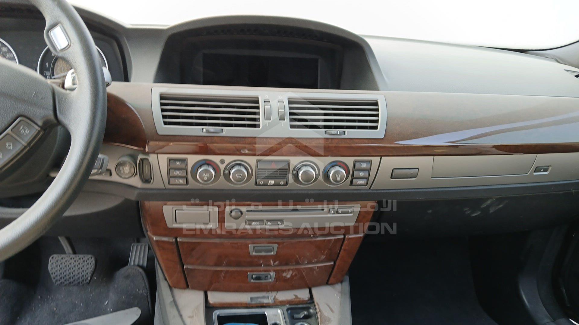 2006 BMW 730 IL VIN: WBAHN21086DS81512