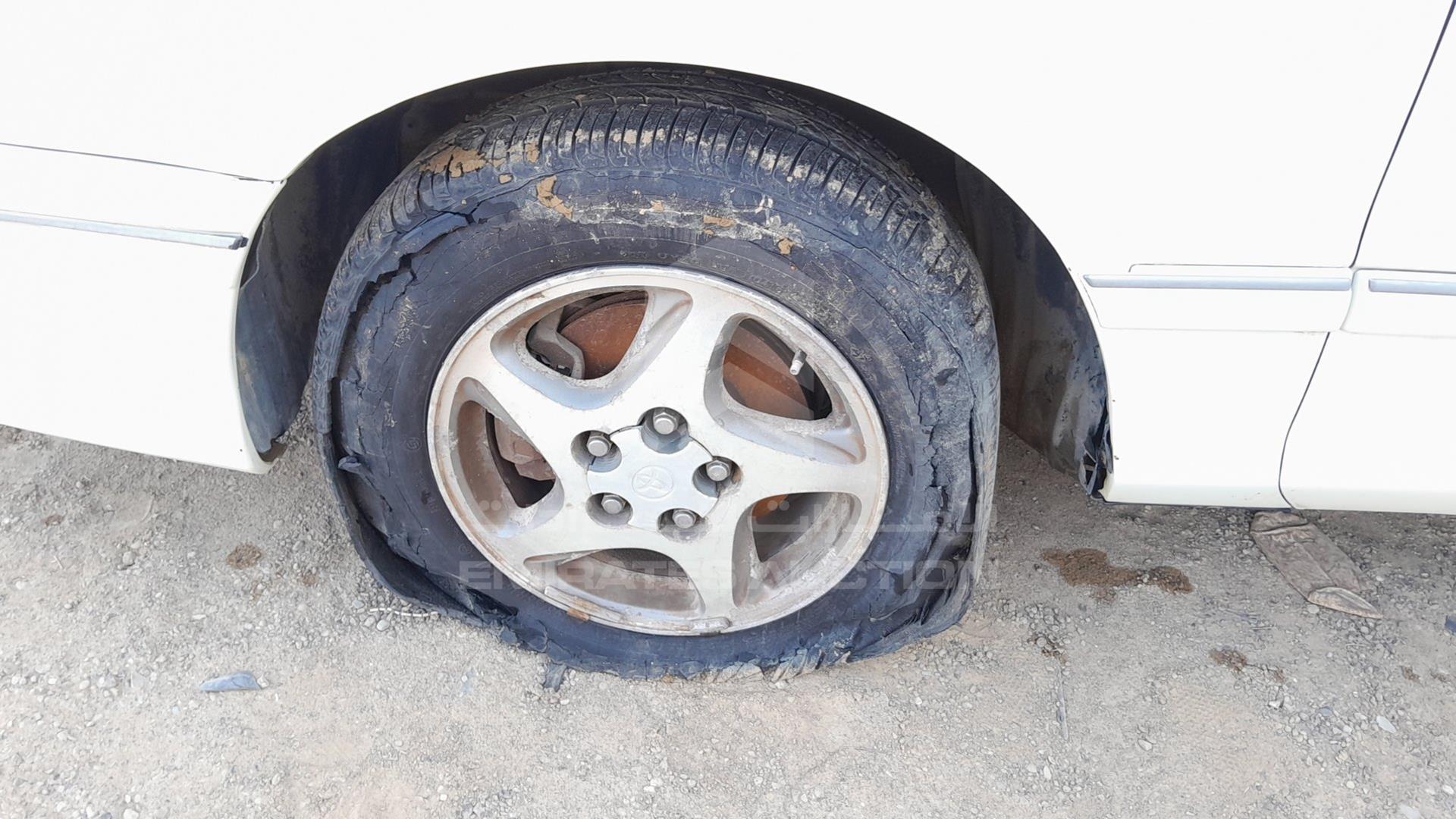 1998 TOYOTA AVALON VIN: 4T1BF18B6WU221800