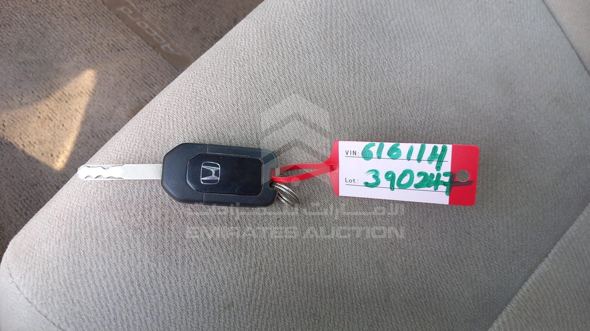 2013 HONDA ACCORD VIN: 1HGCR2622DA616114