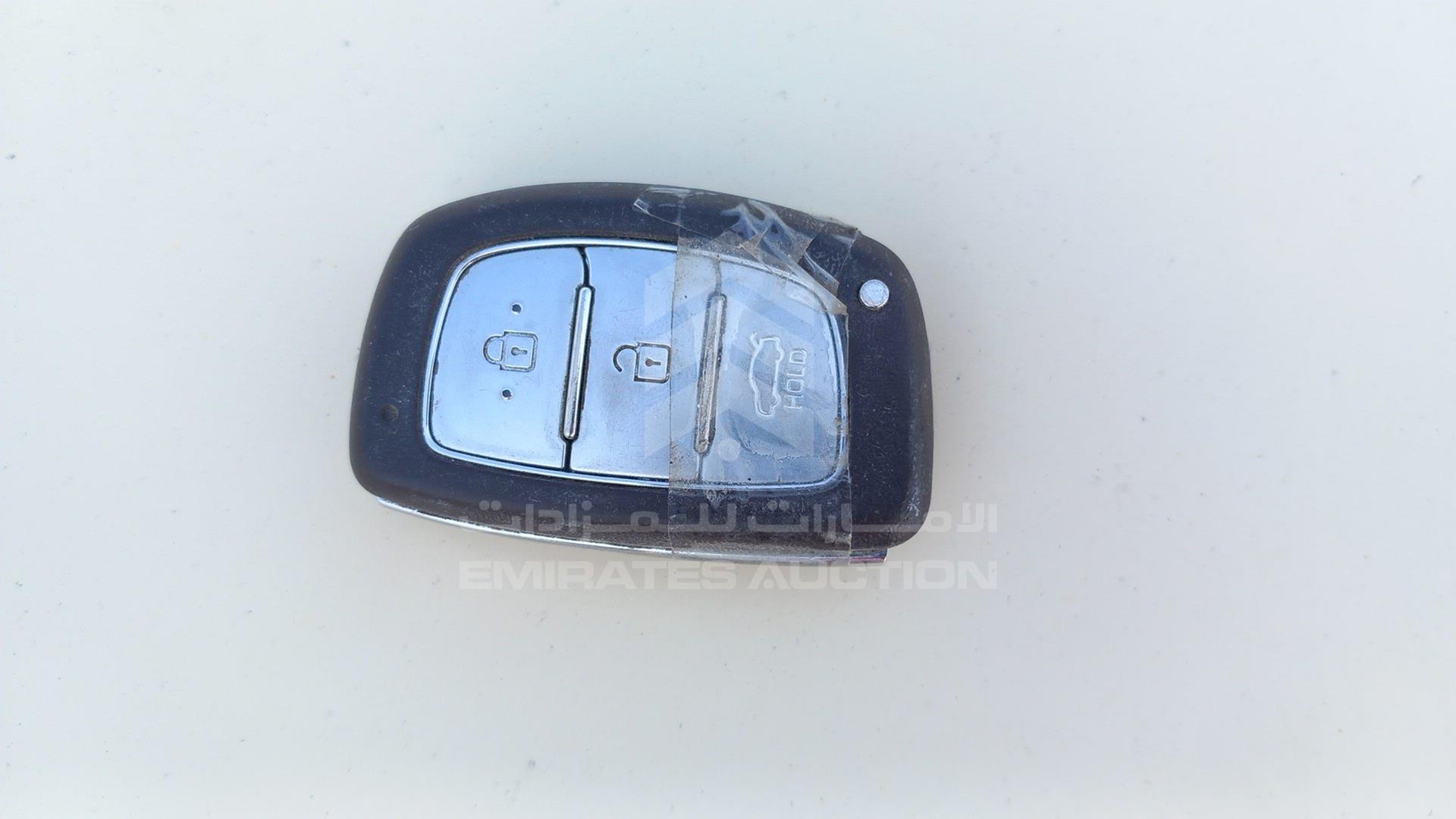 2018 HYUNDAI SONATA VIN: KMHE24137JA082090
