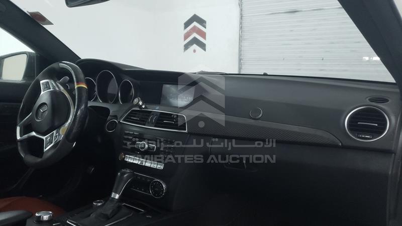 WDDGJ7HB7DG056594 Auction: EmiratesAuction Lot: 428637 WDDGJ7HB7DG056594 Mercedes C 63 AMG 2013 WHITE Photo 29