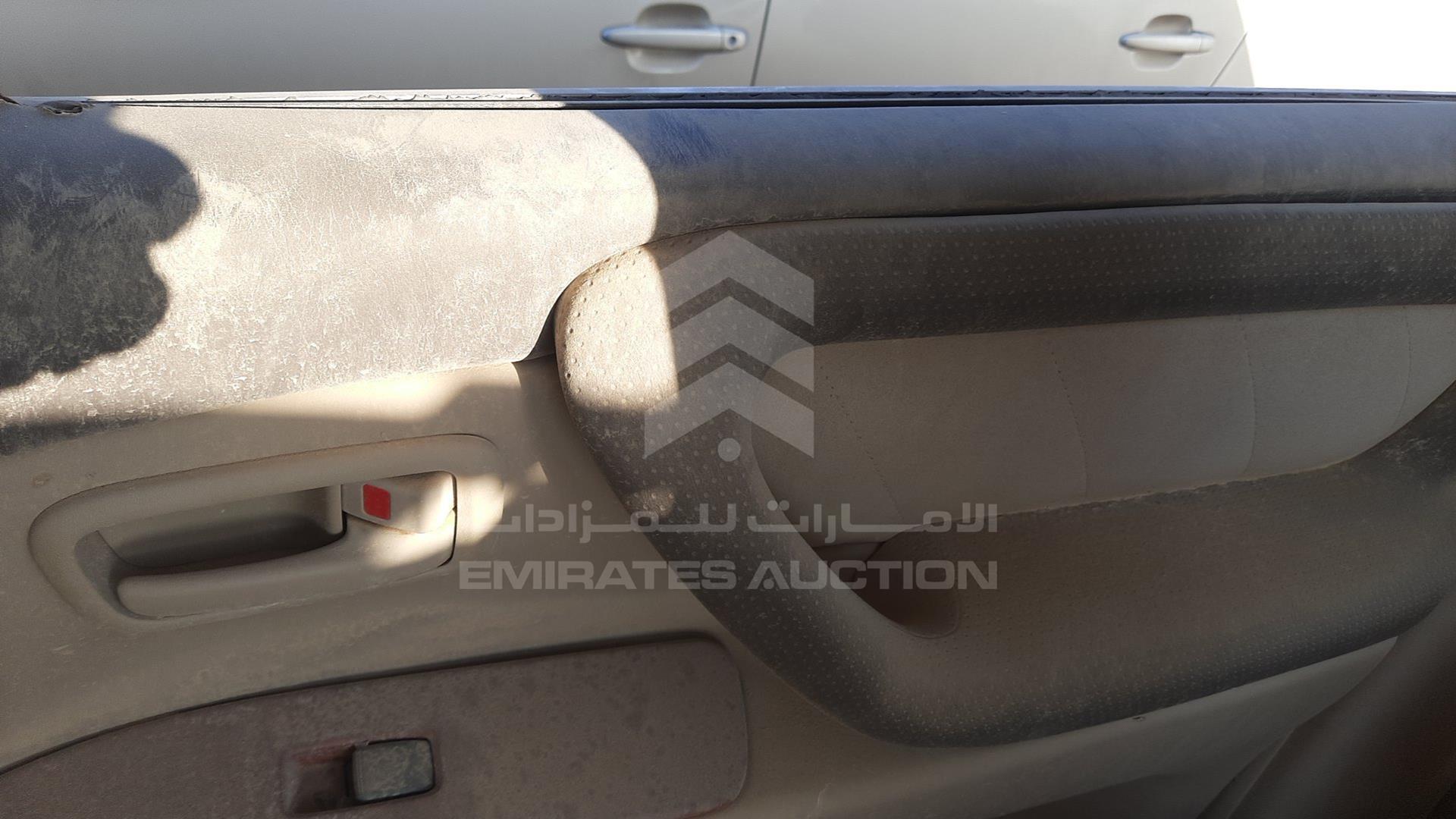 2007 TOYOTA LAND CRUISER VIN: JTEHT05J172106821