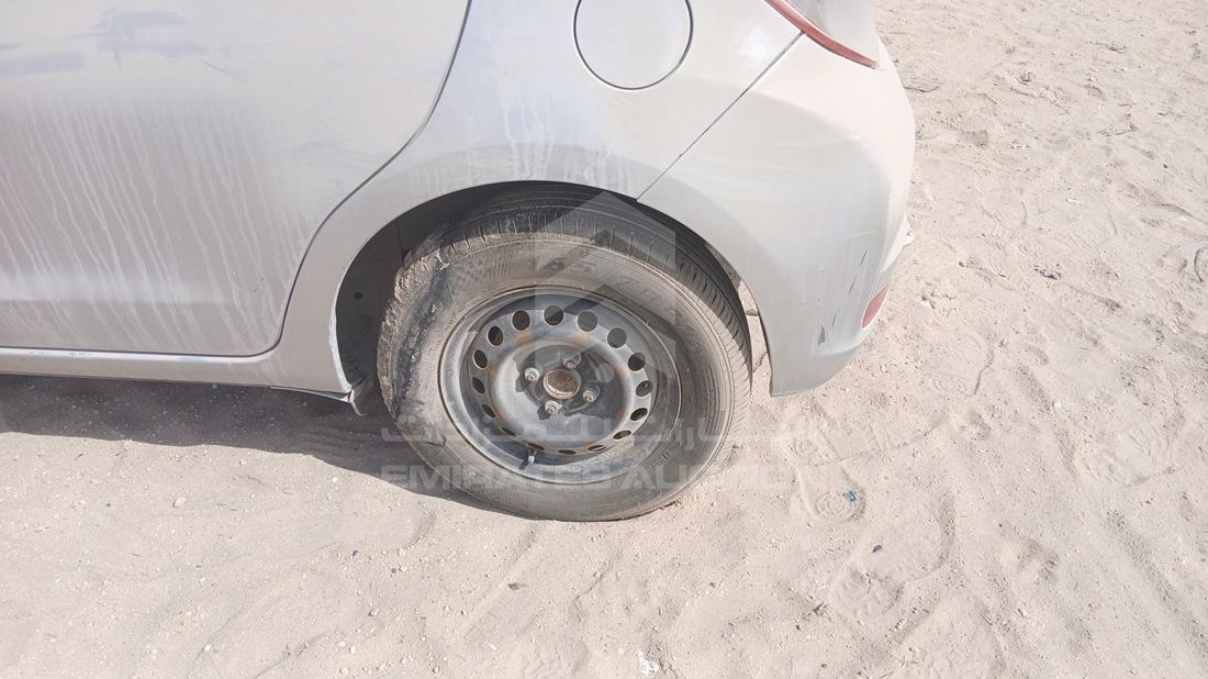 تويوتا ياريس 2014 — الإطار الخلفي الأيسر — صورة 31