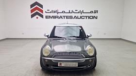 2006 Mini Cooper — Full Front View — Photo 1 — Thumbnail