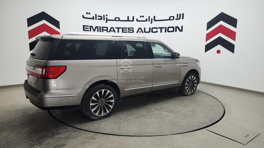 2020 Lincoln Navigator — Rear Right Angle — Photo 6