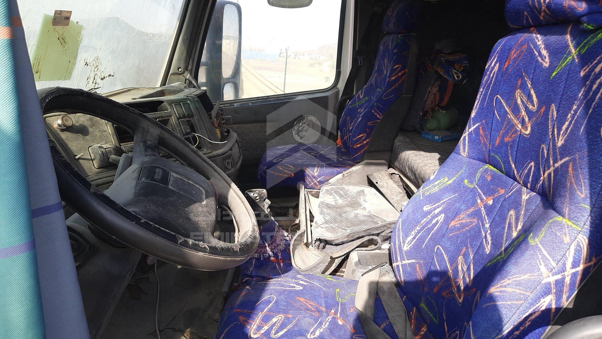 1999 VOLVO FH12 VIN: YV2A4B3A6XB209711