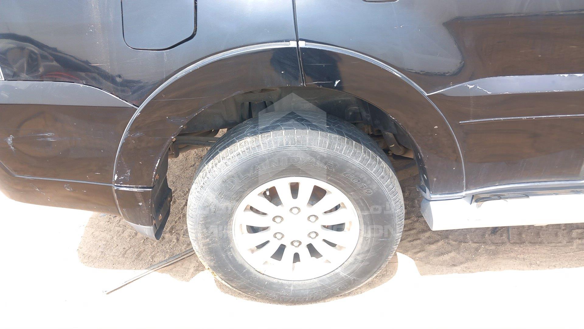 2010 MITSUBISHI PAJERO VIN: JMYLRV95WAJ715031