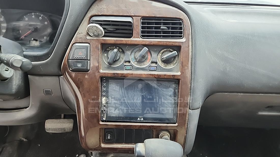 1998 Nissan Pathfinder — Entertainment Systems & Camera Monitor & Navigation — Photo 16