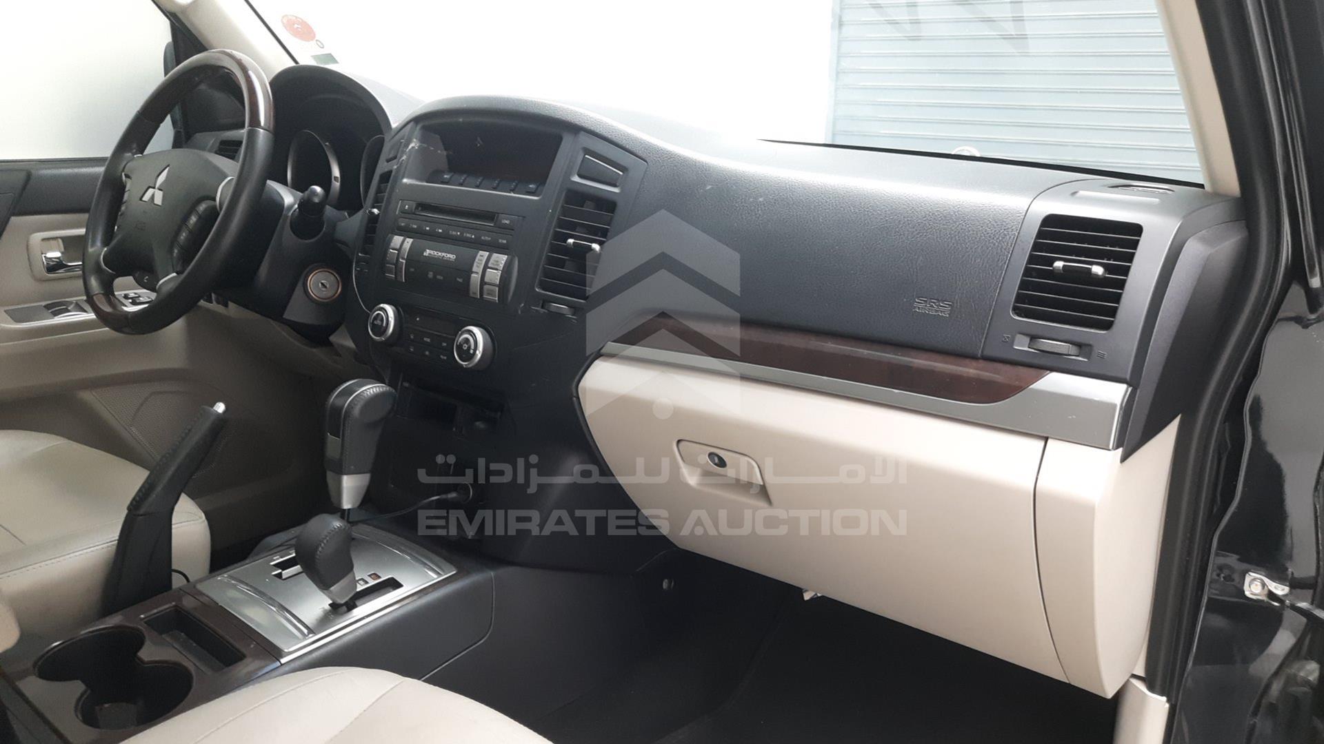 2011 MITSUBISHI PAJERO VIN: JMYLRV95WBJ706153