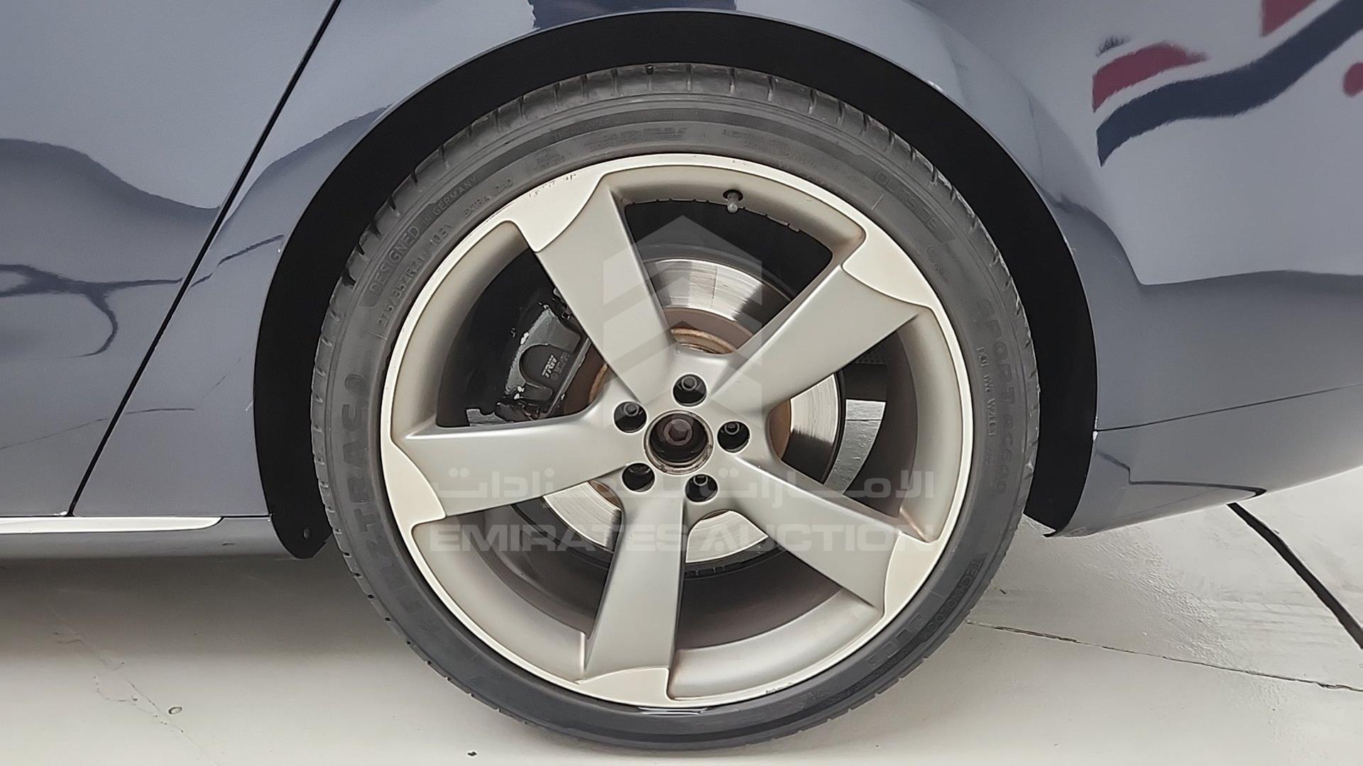 2012 AUDI A8 VIN: WAURVB4H8CN000577