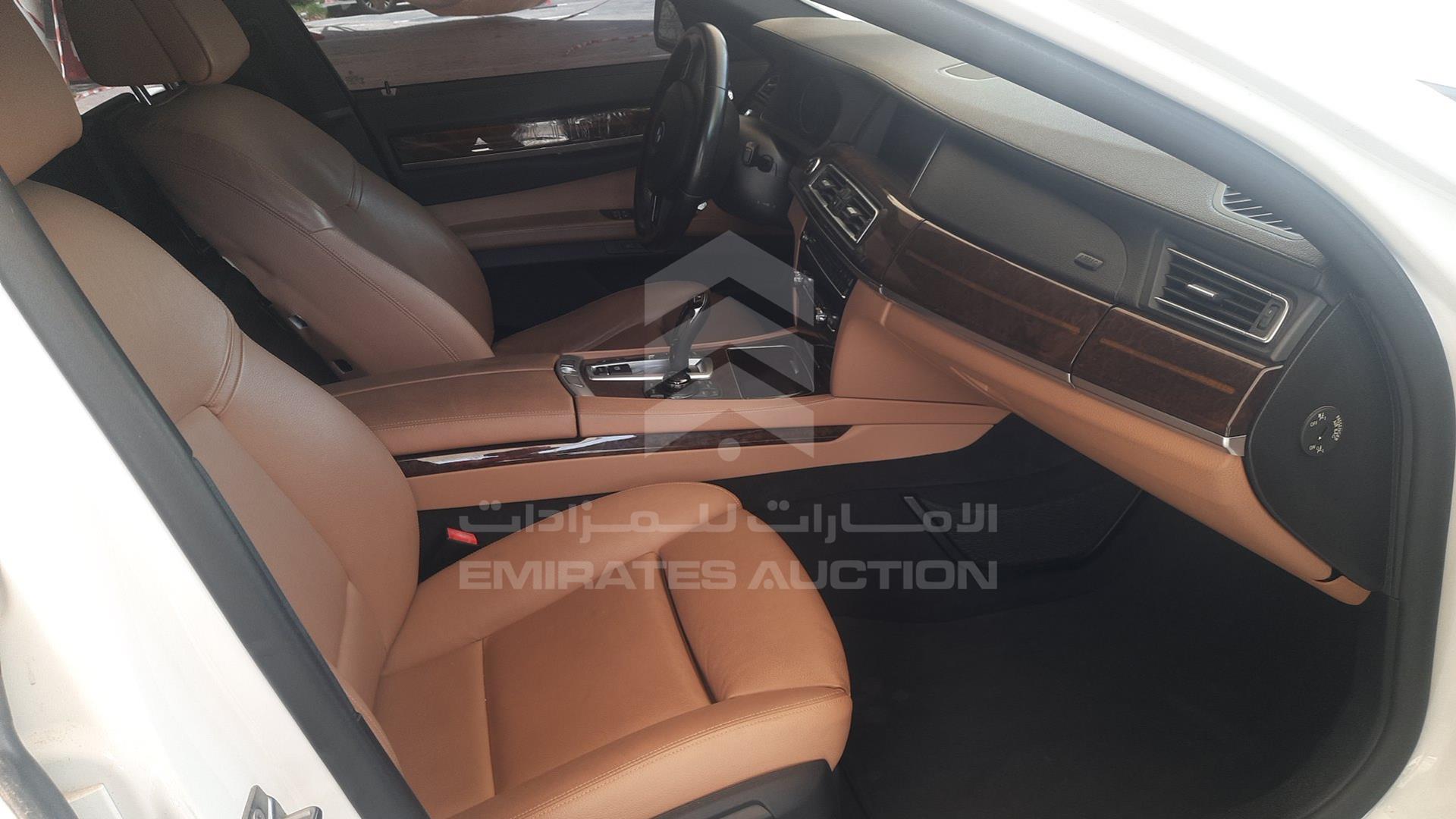 0 BMW --- VIN: WBAYE2108DDZ42176