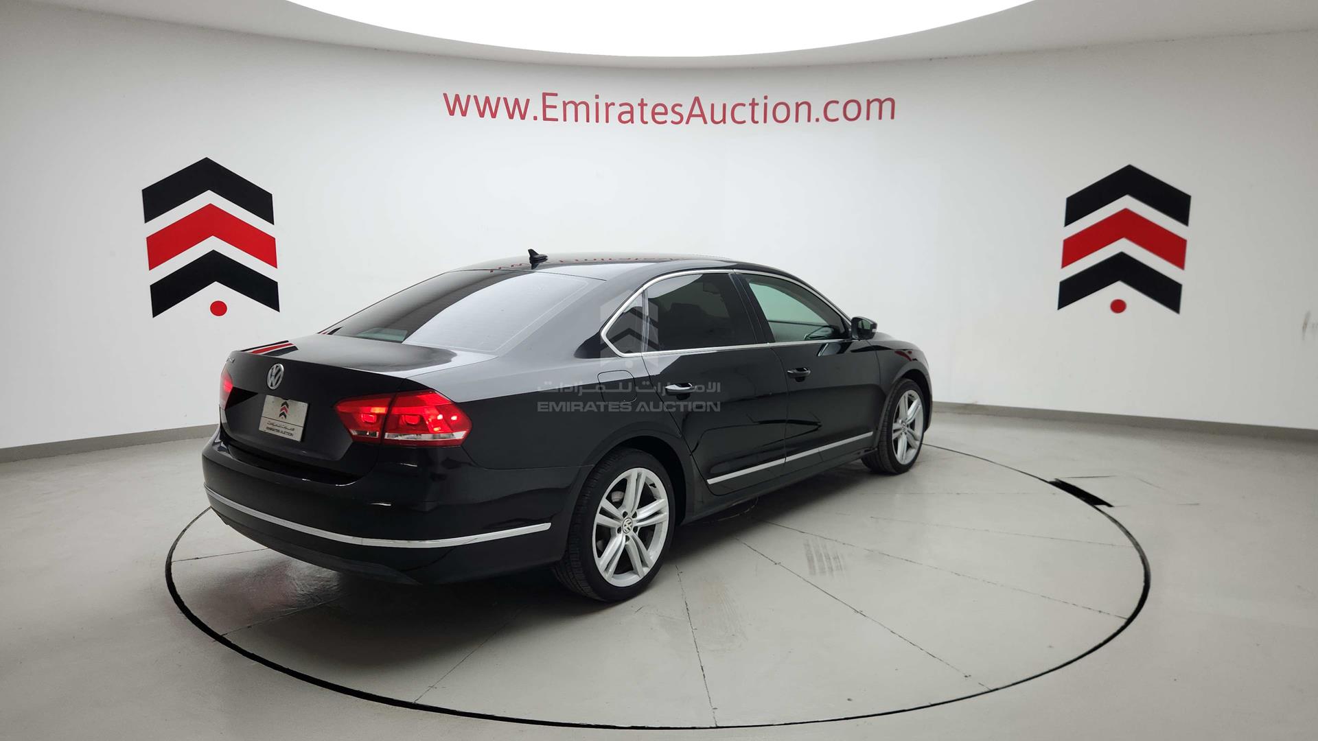 2015 VOLKSWAGEN PASSAT VIN: WVWCR7A38FC001182