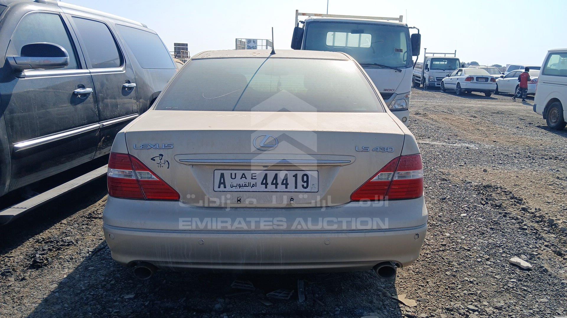 2001 LEXUS LS 430 VIN: JTHBN30F110047666