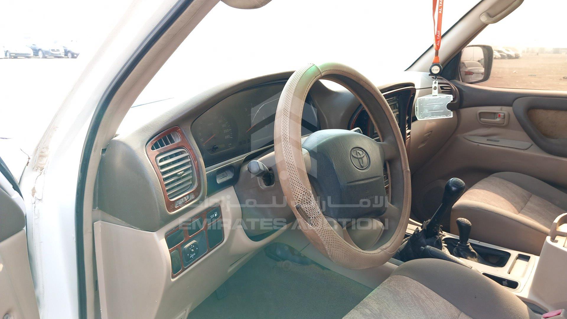 2001 TOYOTA LAND CRUISER VIN: JTEHJ09JX15016752