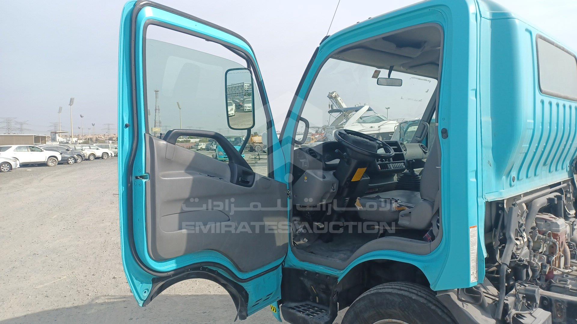 2020 HINO 300 VIN: JHHUCN1H9LK033109