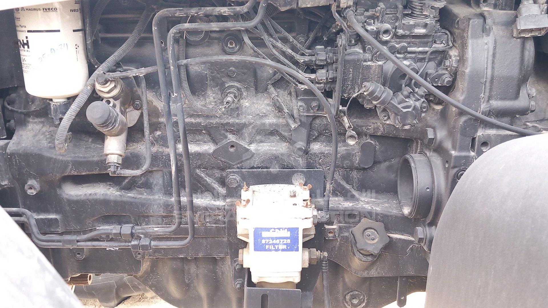 2015 CASE 821 VIN: ZFBE01187
