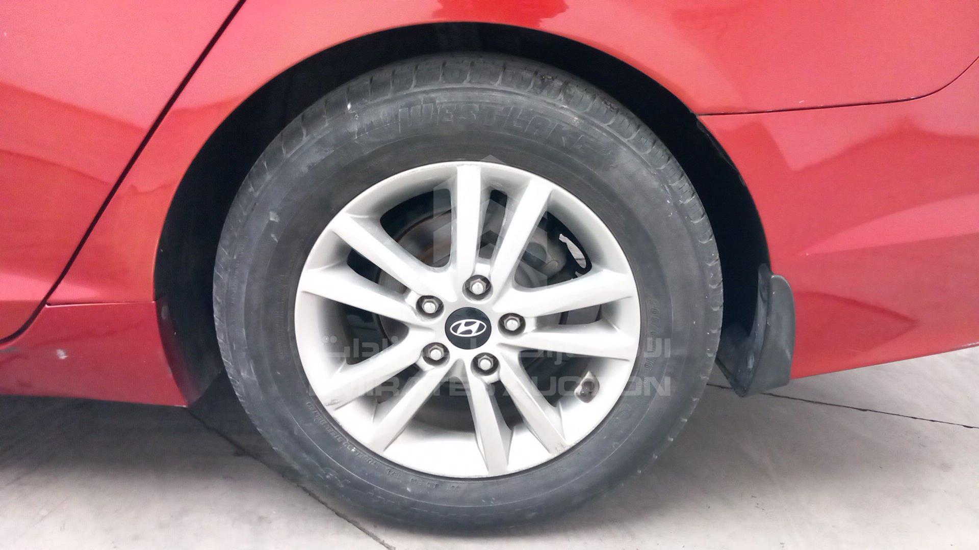 2017 HYUNDAI SONATA VIN: KMHE241G5HA348445