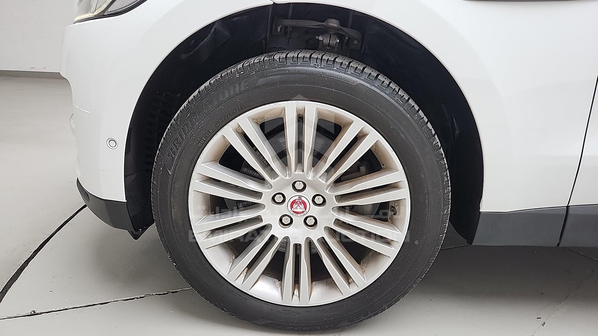2017 JAGUAR F-PACE VIN: SADCA2BV7HA077179