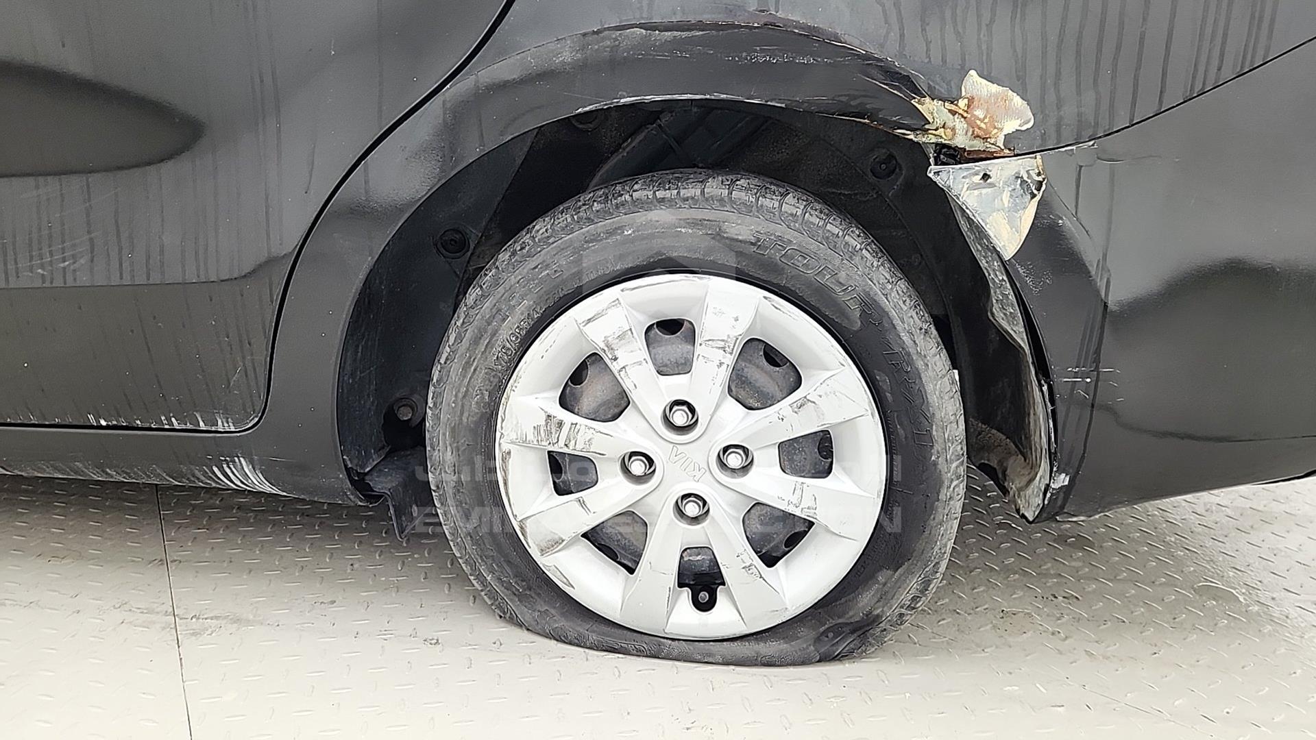2015 KIA RIO VIN: KNADN4125F6440051