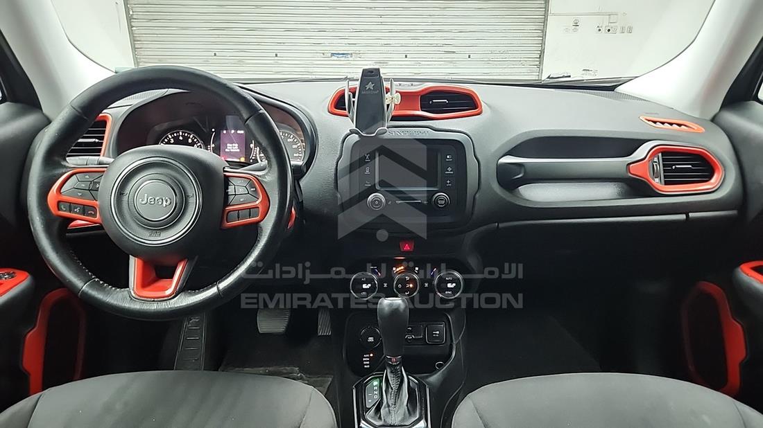 2016 Jeep RENEGADE — Full Dashboard View — Photo 15