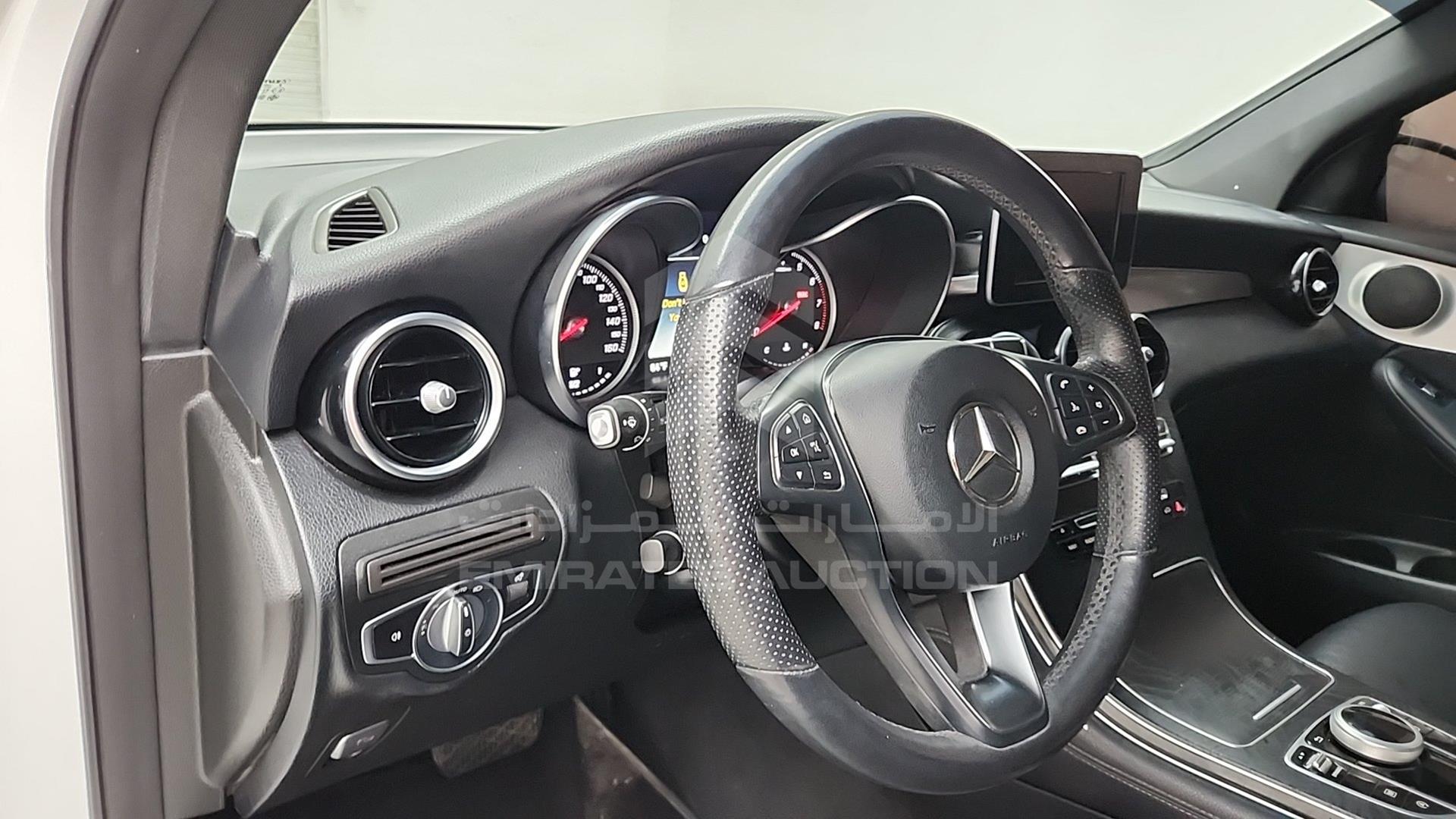 2019 MERCEDES GLC 300 VIN: WDC0G4JB9KV182140