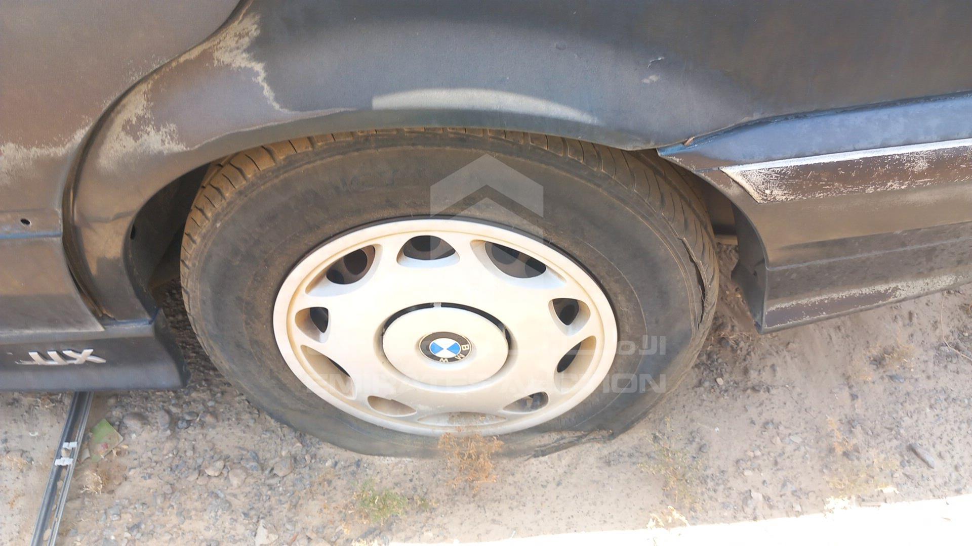 0 BMW --- VIN: WBACD4323TAV37155