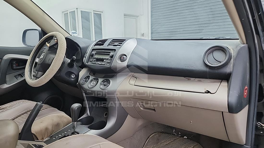 2006 Toyota RAV 4 — Front Right Passenger Dashboard View — Photo 25