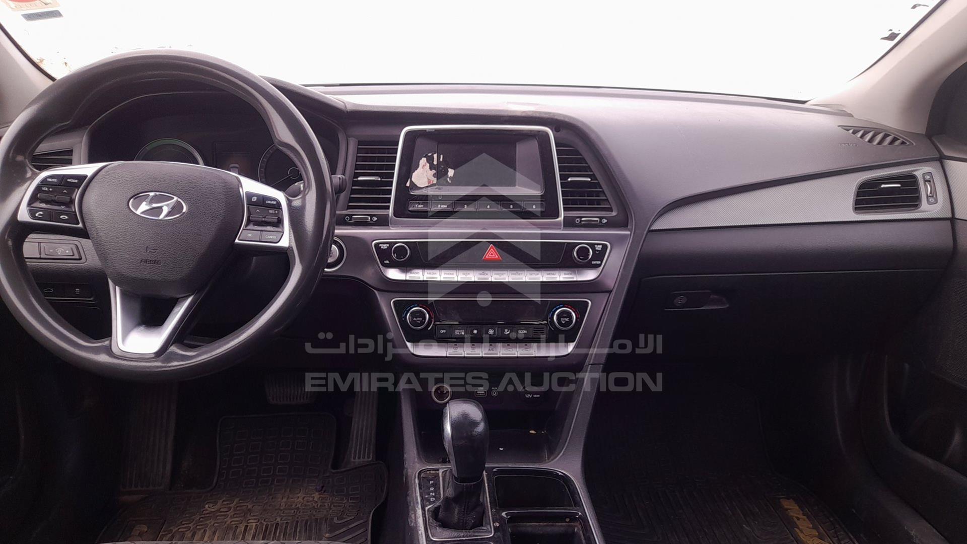 2019 HYUNDAI SONATA VIN: KMHE24130KA092946