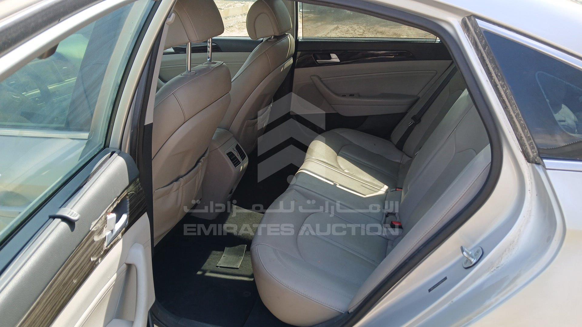 2015 HYUNDAI SONATA VIN: 5NPE34AF0FH092763