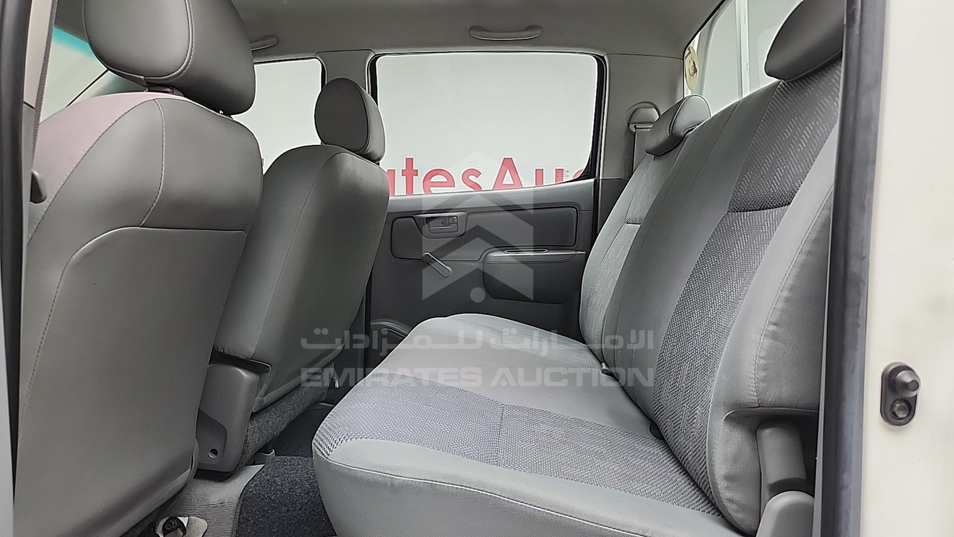 2011 TOYOTA HILUX VIN: MR0EX12G2B2047248