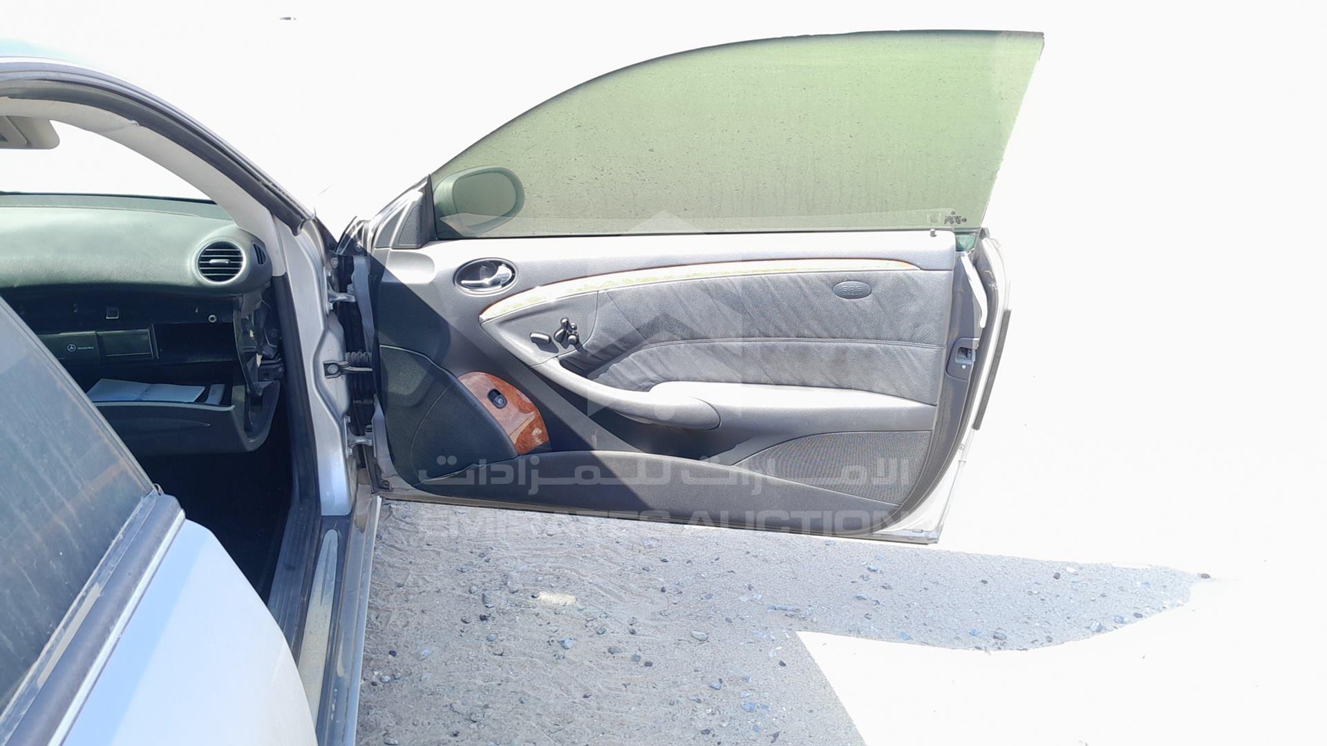 2004 MERCEDES CLK320 VIN: WDB2093651F074586
