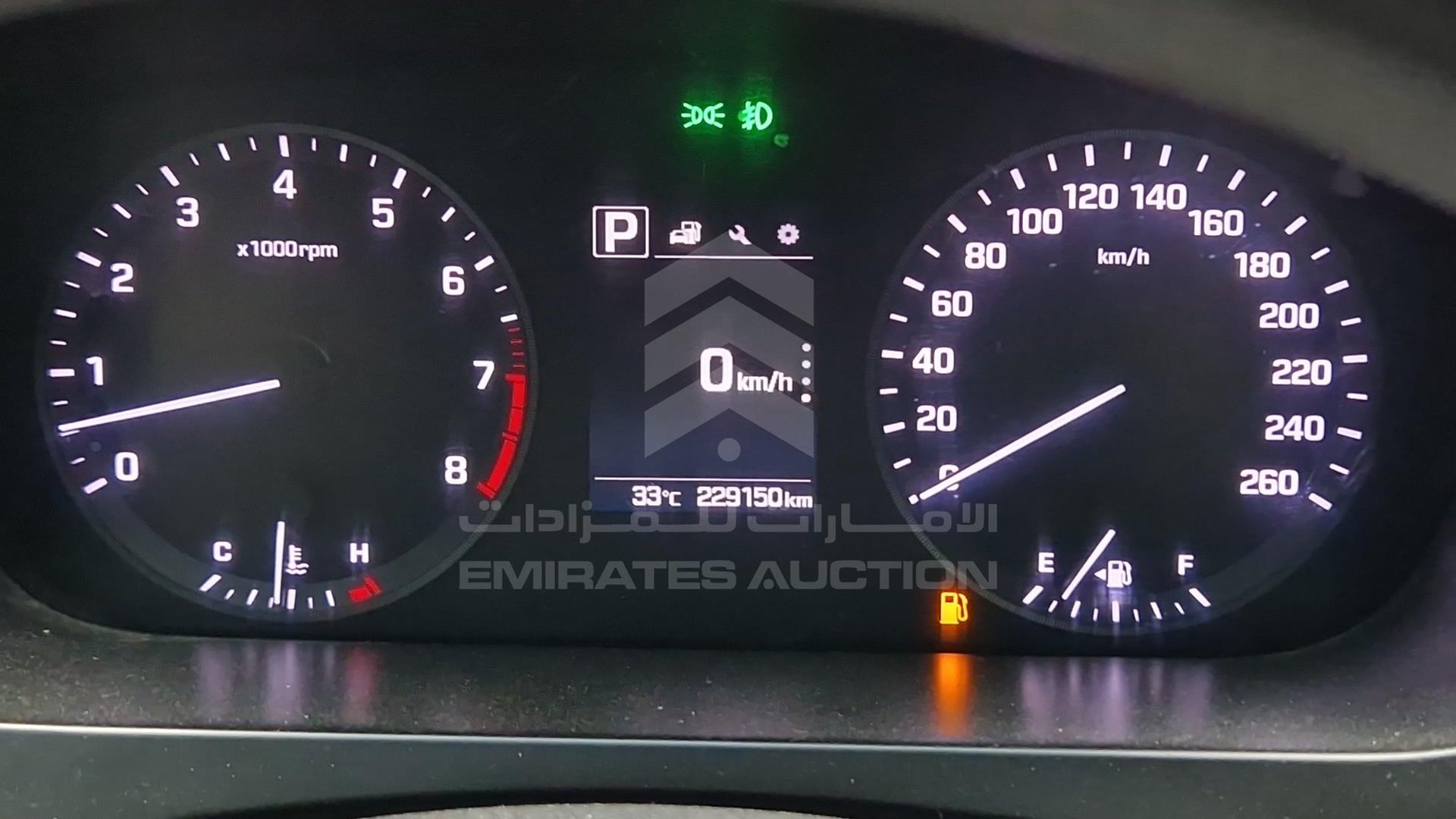 2016 HYUNDAI SONATA VIN: KMHE241G9GA207828