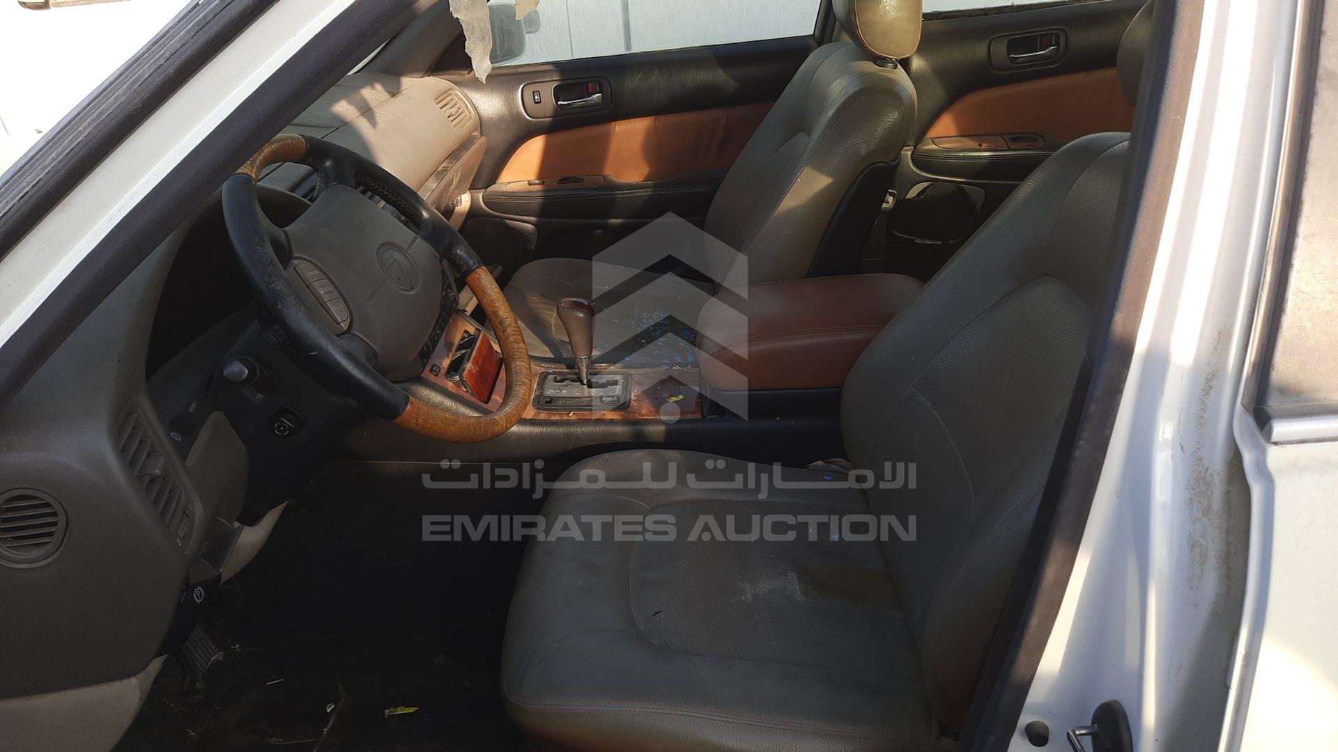 1998 LEXUS LS400 VIN: JT8BH28F0W0115646