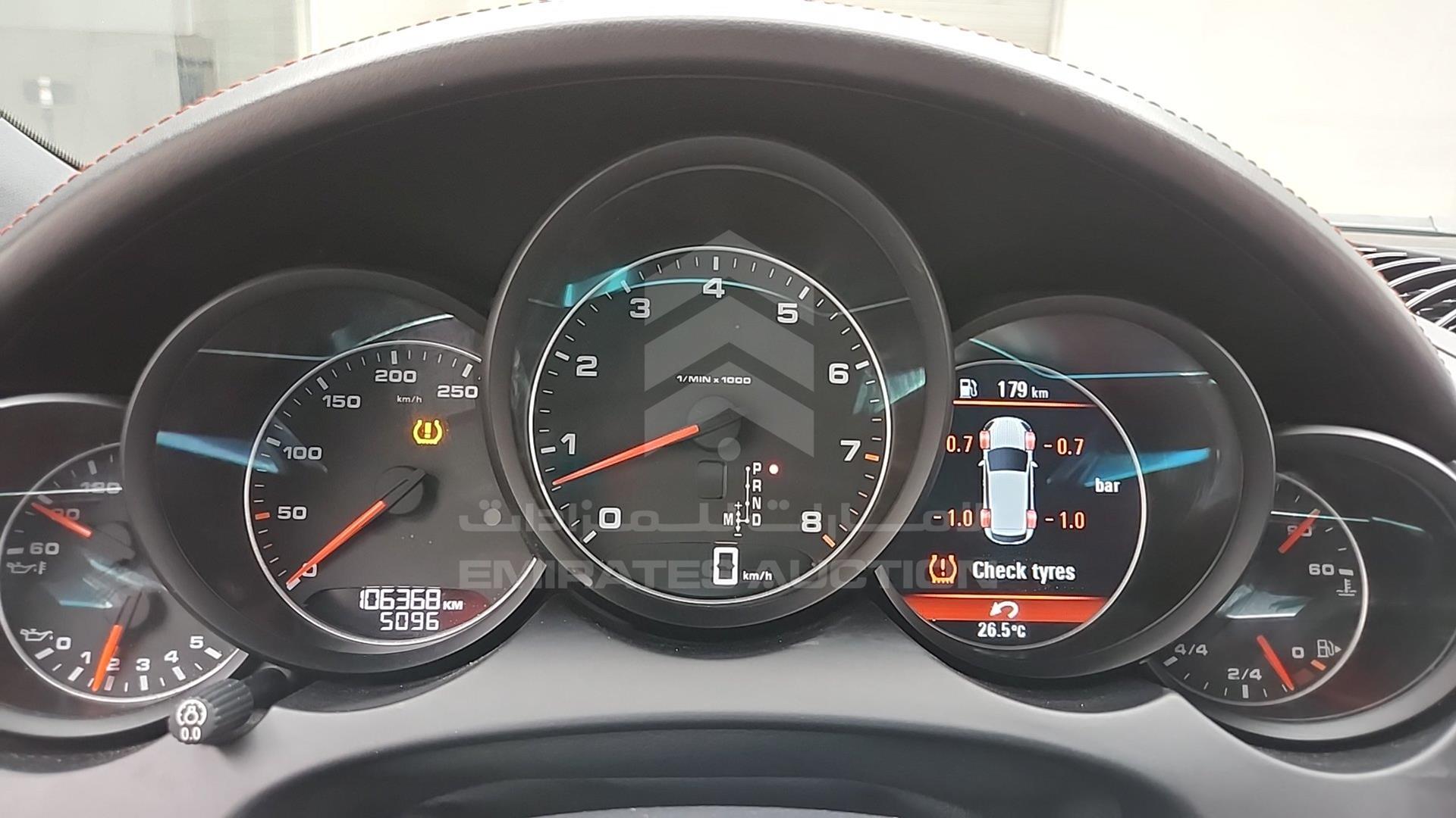 2016 PORSCHE CAYENNE VIN: WP1ZZZ92ZGLA05582